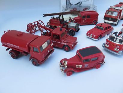 null Conrad, Corgi Toys, Eligor, Old cars et Russie.

Ensemble de dix véhicules pompiers,...