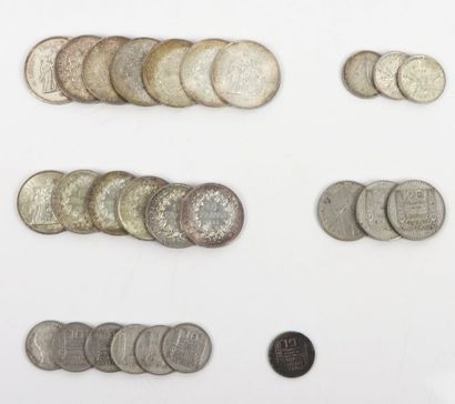 null Lot de pièces en argent comprenant :

7 pièces de 50 francs.

3 pièces de 10...