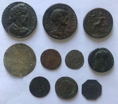 null Lot de 10 monnaies cuivre et bronze dont antiques, liard de france L.XIV, 2...
