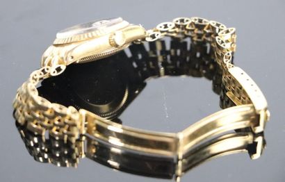 null ROLEX Modèle 'OYSTER PERPETUAL LADY DATEJUST'.

Montre bracelet de dame en or...