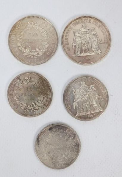 null Ensemble de pièces en argent comprenant :

9 pièces de 10 francs Hercule des...