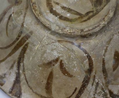 null Coupe Abbasside en lustre

Céramique argileuse à décor de lustre métallique

Iraq,...