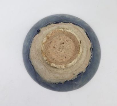 null Coupe et petit pichet

Pâte siliceuse à glaçure cobalt

Iran, XII-XIIIe siècle,...