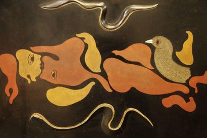 null SAINT-MAUR (1906-1979).

Panneau de laque sur fond noir, présentant des anguilles...