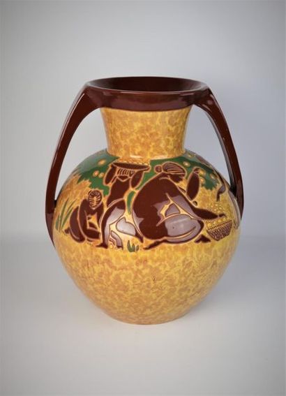 null Georges TRIBOUT (1884-1962) & MONTIÈRES. 

Grand vase, circa 1921.

Céramique...