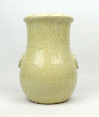 null Alice SORDET BONIFAS (1902-1975).

Vase en céramique blanche craquelée, à l'imitation...