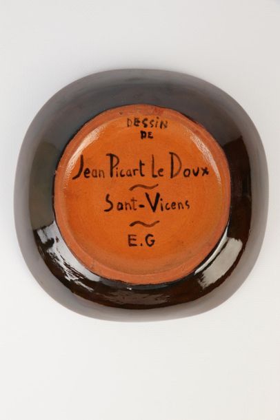 null Jean PICART LE DOUX (1902-1982) à Sant Vicens.

Coupe en faience à décor polychrome...