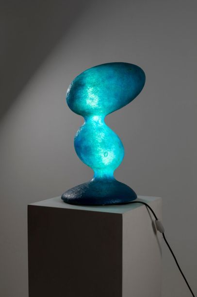 null Guglielmo BERCHICCI

Lampe sculpturale c.1980

Fibre de verre bleue 

H_48 ...