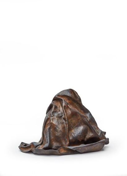 null Travail contemporain.

Drapé - 2004.

Sculpture en bronze à la cire perdue.

Signée...