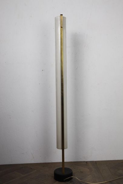 null Pierre GUARICHE (1926-1995).

Lampadaire G54 - c.1959

Aluminium, méthacrylate...