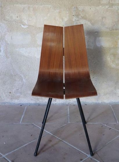 null Hans BELLMANN (1911-1990).

Paire de chaises, modèle GA Stuhl - c.1950

Edition...