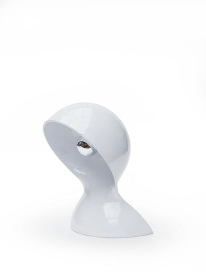  Vico MAGISTRETTI (1920-2006) 
Lampe « Dalù » - création 1966. 
ABS teinté blanc....
