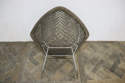  Harry BERTOIA (1915-1978). 
Paire de chaises modèle 421 diamant. 
Garniture de tissu...