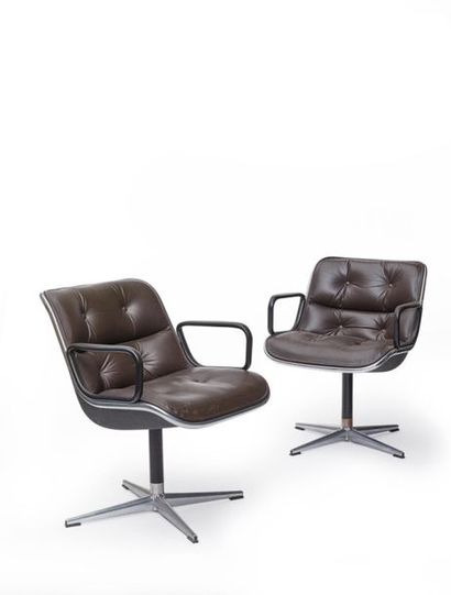  Charles POLLOCK (né en 1930) 
Paire de fauteuils « 1255 » - création 1965 
Coque...