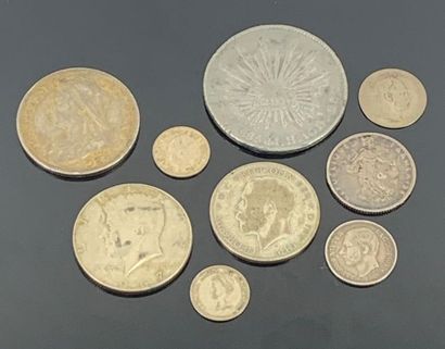 null Ensemble de monnaies anciennes dont neuf monnaies en argent.

Poids des monnaies...