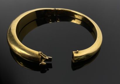 null Bracelet jonc en or.

D_ 6.9 cm

9,41 grammes, 18K, 750°/00