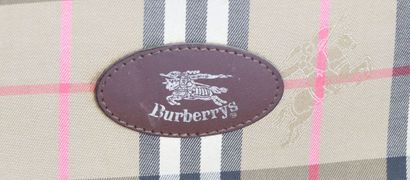 null BURBERRY'S.

Sac cabas en cuir et toile polychrome.

H_41 cm L_37 cm.

pliures...