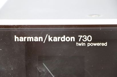 null Ampli HARMAN / KARDON 730 twin powered

H_13.5 cm L_44 cm P_38 cm, fonction...