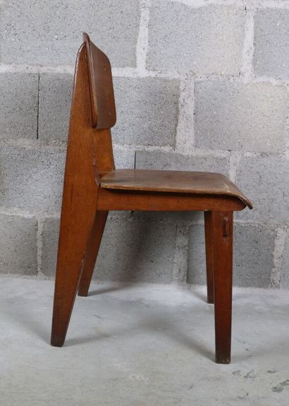 null Jean PROUVE (1901 -1984).

Chaise modèle Standard dite "Tout Bois" - 1941.

Structure...