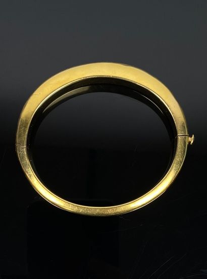 null Bracelet jonc en or.

D_ 6.9 cm

9,41 grammes, 18K, 750°/00