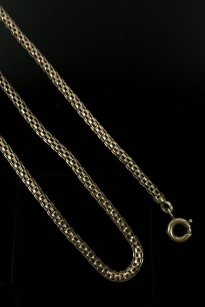 null Collier en or jaune, maille articulée style tubogaz.

L_45 cm.

7,56 grammes,...