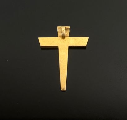null Pendentif croix en or jaune.

L_3,5 cm.

6,02 grammes, 18K, 750°/00