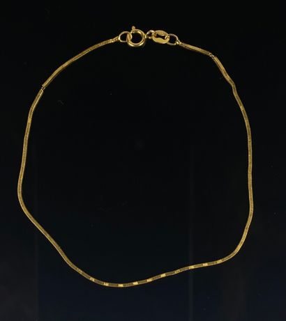 null Fin bracelet en or jaune.

L_19 cm. 1,56 grammes, 18K, 750°/00