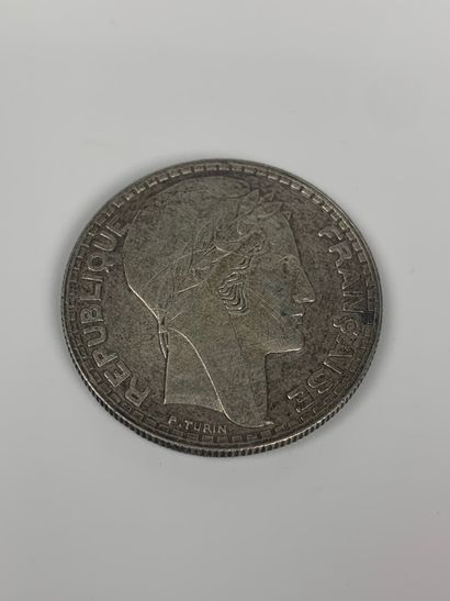 null Ensembe de pièces en argent.

836 grammes

1/2 Mark, Deutsches Reich, 1905

1...