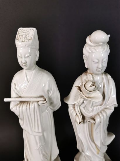 null CHINE, style Dehua, XXème siècle. 

Couple de personnages en porcelaine émaillée...