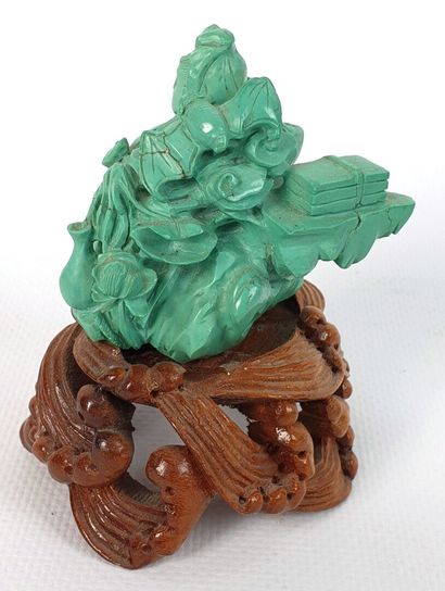 null CHINE, dynastie Qing (1644-1911).

Statuette de Guanyin en turquoise sculptée,...