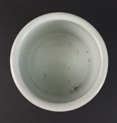 null CHINE, fin de la dynastie Qing (1644-1911).

Vase cylindre en grès porcelaineux...