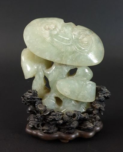 null CHINE, dynastie Qing (1644-1911).

Sculpture en jadéite verte, figurant un Lingzhi,...