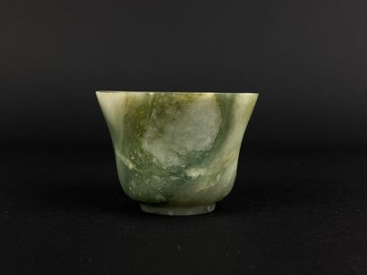 null CHINE.

Sorbet en pierre dure verte.

H_3,4 cm D_4,5 cm