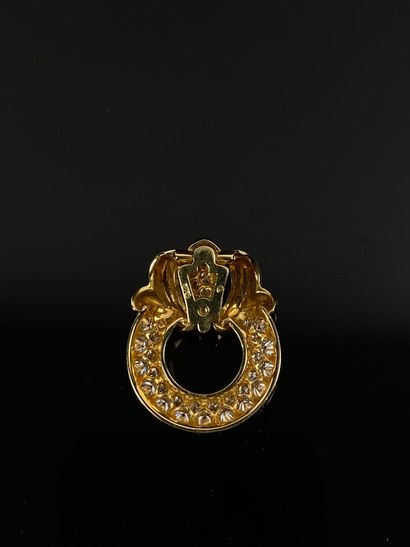 null Collier en or jaune, retenant un pendentif coulissant orné de diamants de taille...