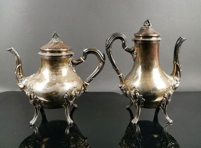 null Service à thé et café en argent à décor rocaille.

H_25,5 cm, pour la cafetière.

1790...