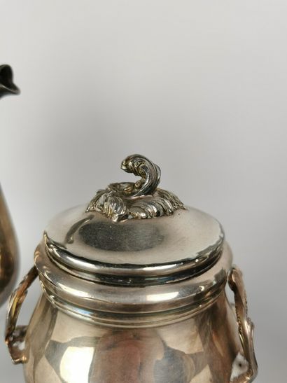 null CHRISTOFLE, collection Gallia.

Service à thé-café en métal argenté comprenant...