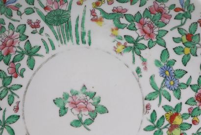 null Lot de six pièces de porcelaine à décor d'inspiration Chinoise

Porcelaine à...