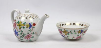 null Gardner teapot and small bowl 

Porcelain with polychrome and gold decoration...
