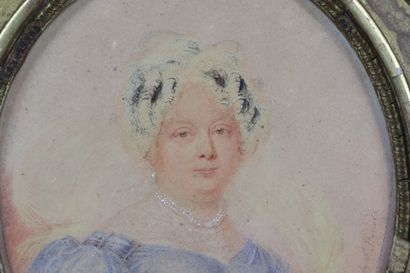 null E. W. THOMSON (1770-1847)

Portrait de femme.

Crayons et rehauts de gouache...