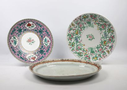 null Set of six porcelain pieces with Chinese-inspired decoration

Porcelain with...