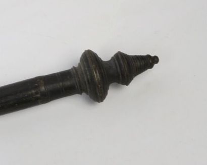 null Scale flail

Brass and wood

India or Sri Lanka

One end has hooks and ends...