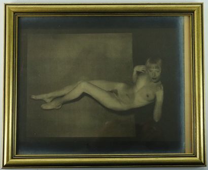 null Albert RUDOMINE (1892-1975).

Suzy Solidor, nude.

Silver print from the period.

H_23...