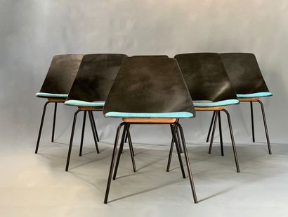null Pierre GUARICHE (1926-1995).

Ensemble de 6 chaises modèle « Amsterdam » 1953.

Bois...