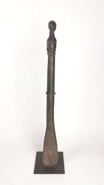 null LUBA.

Long spoon, handle finished by a female bust.

H_45,5 cm