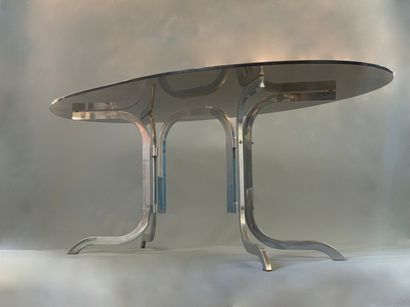 null Travail français.

Table de salle à manger, c.1970.

Acier et plateau en verre...