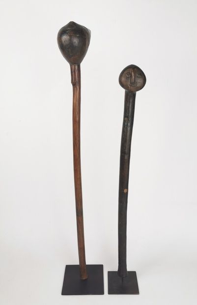 null Two scepters with stylized human and feline heads, beautiful patina of use.

H_50...
