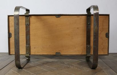 null Jacques BLIN (1920-1995).

Table basse en métal, le plateau orné de 49 carreaux...