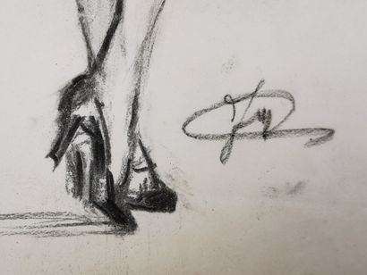 null Josey PILLON (1876 - ? ).

Femme apprêtée.

Fusain sur papier, signé en bas...