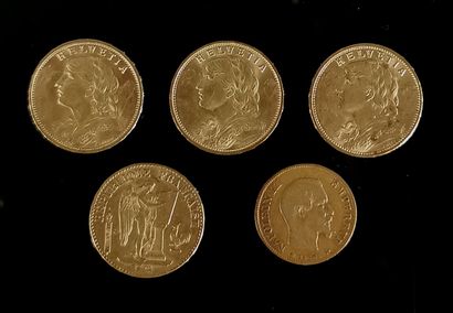 null Lot de cinq pièces en or :

- trois pièces de 20 francs or, Suisse, 1914 A,...