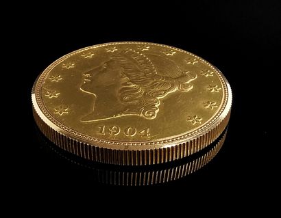 null PIAGET & Co.

Montre monnaie à secret, le modèle conçu en 1957.

D_3,4 cm.

Poids...